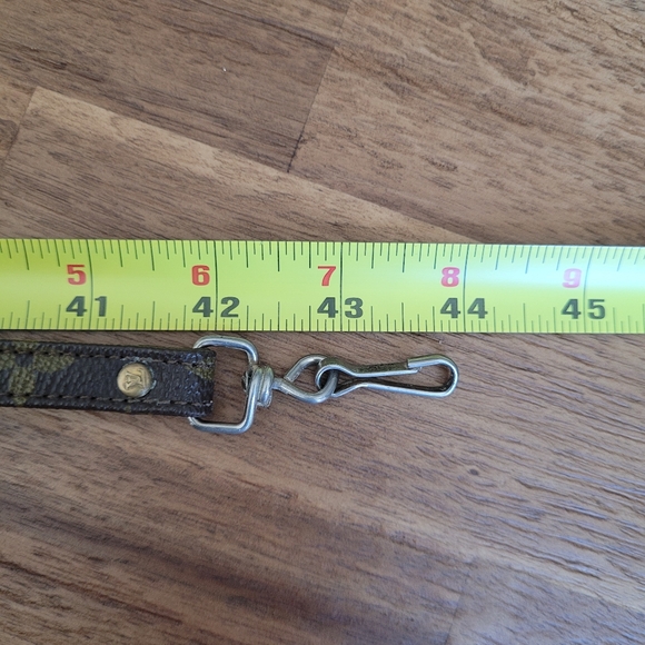 Louis Vuitton Monogram Strap - Picture 9 of 9